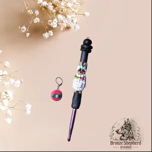 Polymer clay llama crochet hook stitch marker / colorful llama crochet hook / cute llama crochet hook knitting accessory