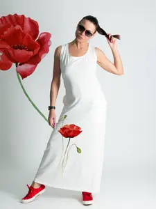 Poppies Jersey Dress MIKAELA - a sleeveless masterpiece that combines vibrant style and everyday comfort.