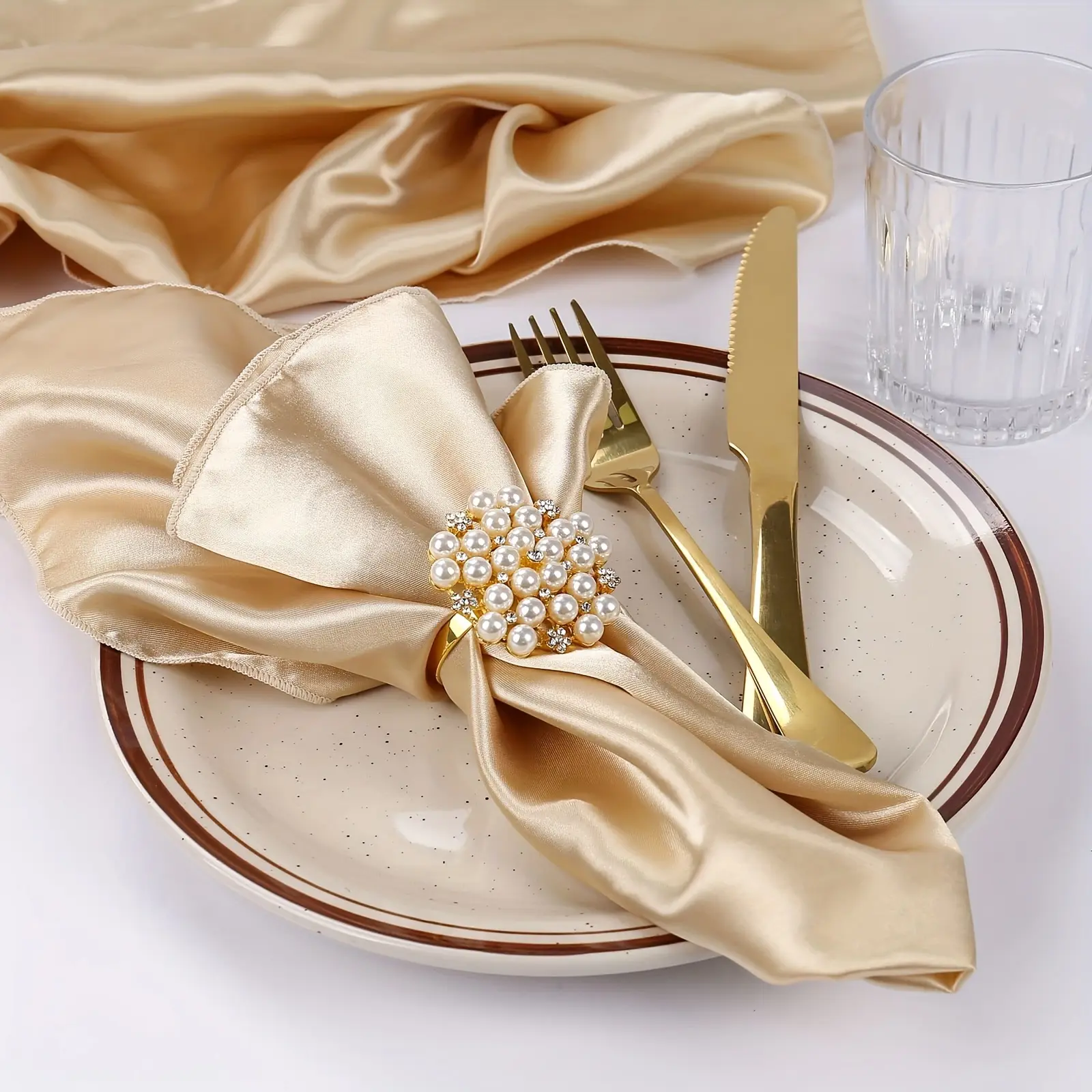 6pcs Valentine'S Day Pearl Napkin Ring, Golden Napkin Buckle Elegant Diamond Napkin Holder Ring for Wedding Birthday Christmas Thanksgiving Holiday Party Table Decor