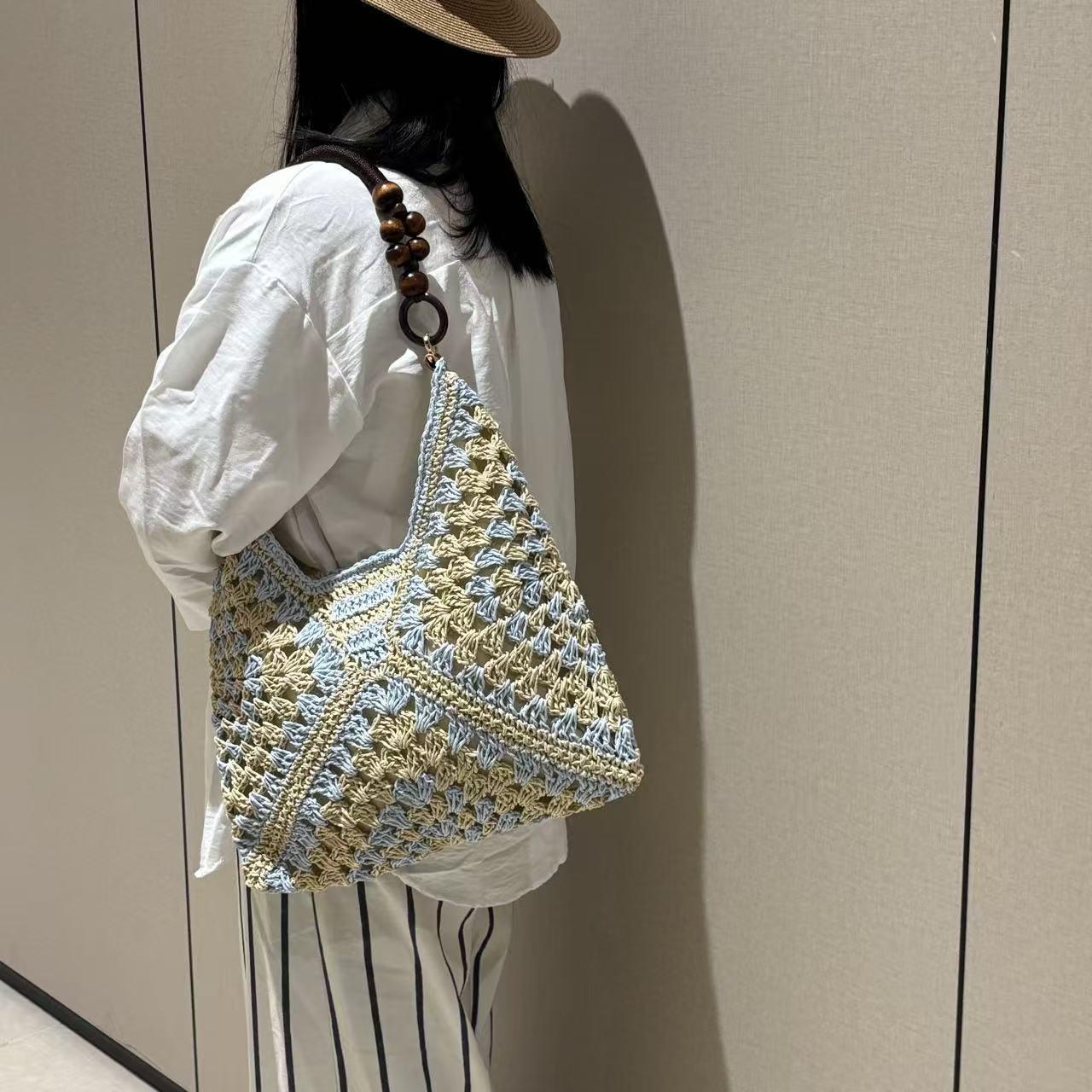 New Fashionable Handmade Woven Bag Versatile Paper Rope Crochet Straw Shoulder Bag for Beach & Vacation Style Lightweight Functional Summer Accessory