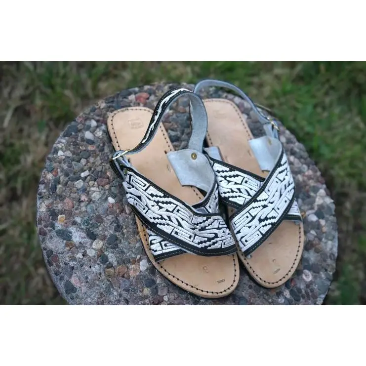 Huarache Cruzado Bordado Piteado