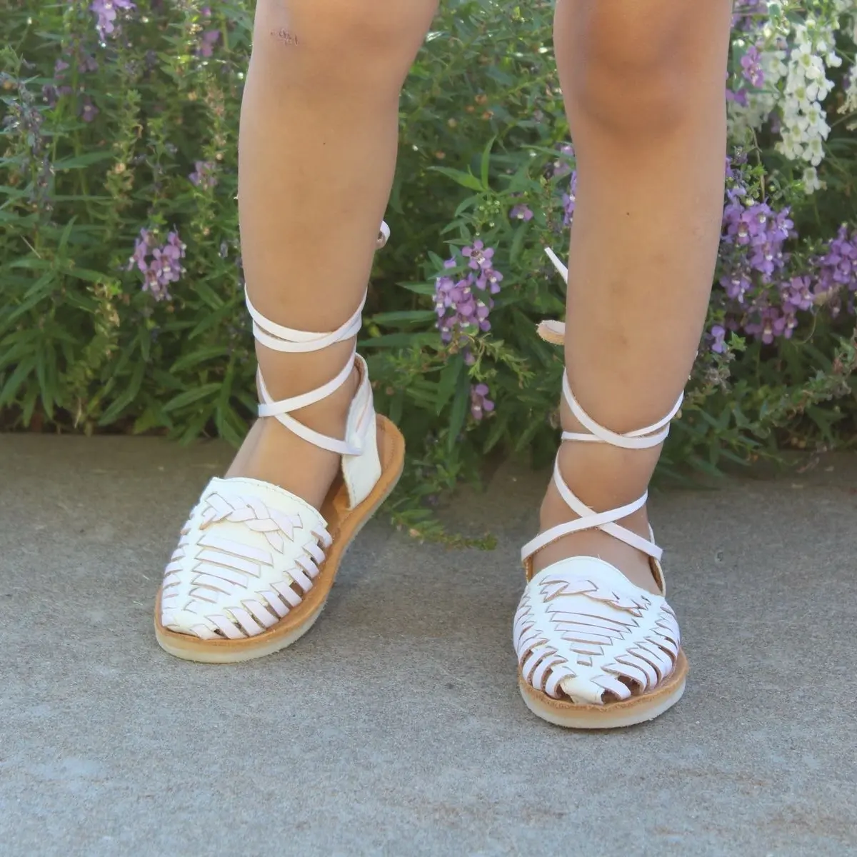 Yaquesita lace up huaraches blanco/Rosita