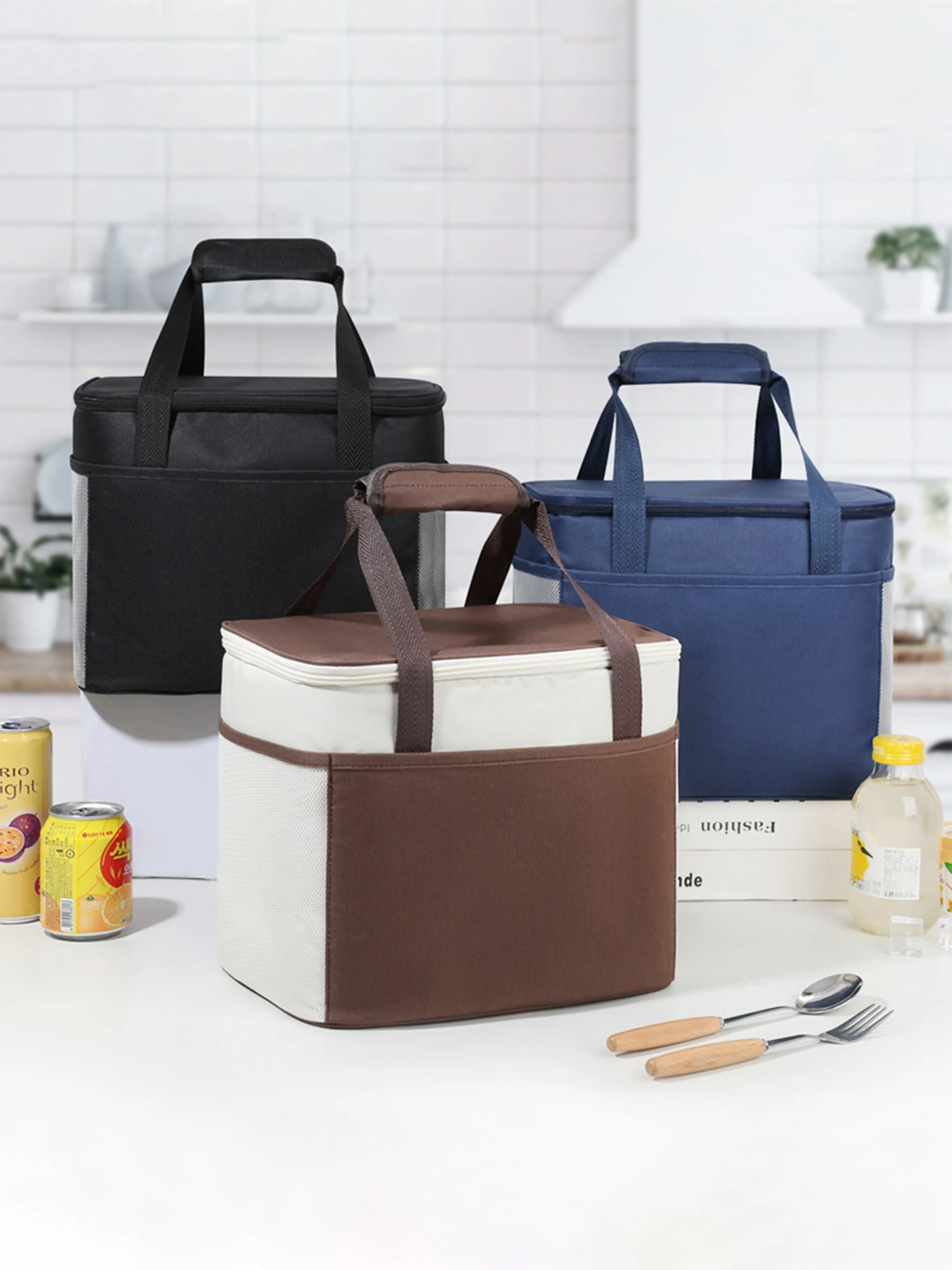Large Capacity Lunch Bag, Insulated Food Carrier, Crossbody Lunch Pouch, Single Pack, Perfect for Meals, Durable Design