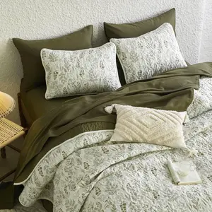 - Floral Set, Botanical Vintage Flower Coquette Cottagecore for Teen Girls, Reversible Lightweight Bedspread Coverlet, 3 Pieces, Olive Green, King Size