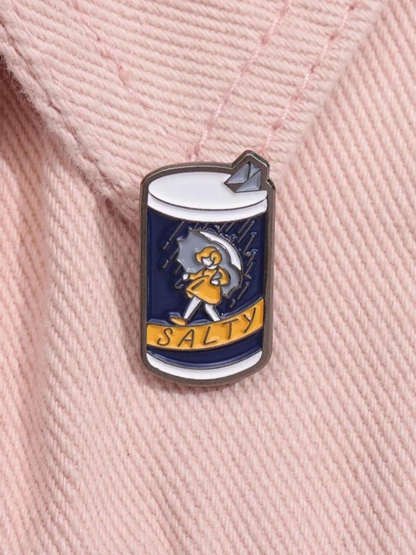 Cute Cartoon Letter & Salt Shaker Design Brooch, Funny Enamel Pin, Alloy Badge for Backpacks, Jeans, Scarves, Hats Decoration, Fashion Clothes Accesso