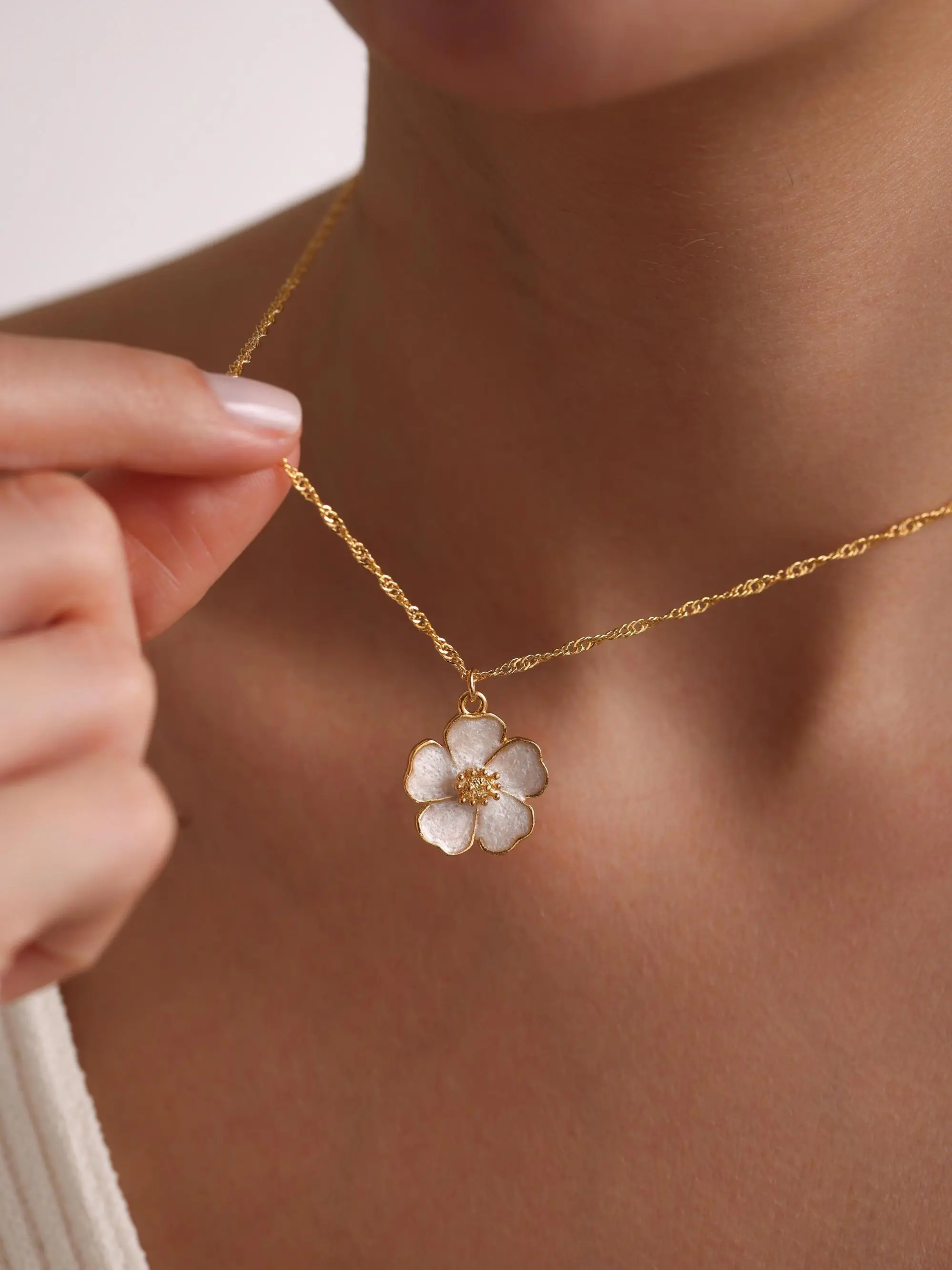 Elegant Enamel Cherry Blossom Copper Necklace for Women, Dainty Necklaces, Cute Floral Design, Perfect Christmas Gift, Exquisite Jewelry Gift, Daily Wear Jewelry, Enamel Pendant, Copper Chain Jewelry