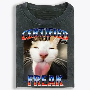 Retro washed-out quirky fun cat emoji T-shirt, funny emoji cat, fashion shirt, unisex, men's clothing, women's clothing, summer, gift for boyfriend, gift for girlfriend patterned T-shirt vintage