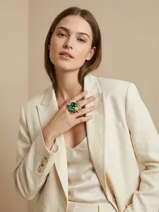 Baroque style diamond studded ring, elegant everyday ring, suitable for daily commuting, vacation, and dating, and also a delightful and exquisite gift.