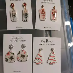 Discount Bin Dangles