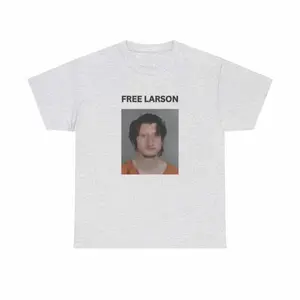 Daniel Larson Mugshot Unisex Heavy Cotton Fee - FREE LARSON! Classic T-shirt Cotton Casual Fashion Menswear Retro Streetwear Top Vintage Classic