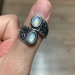 Vintage Style Women's Ring with faux Moonstone Size 9 Elegant Filigree Design for Everyday Wear