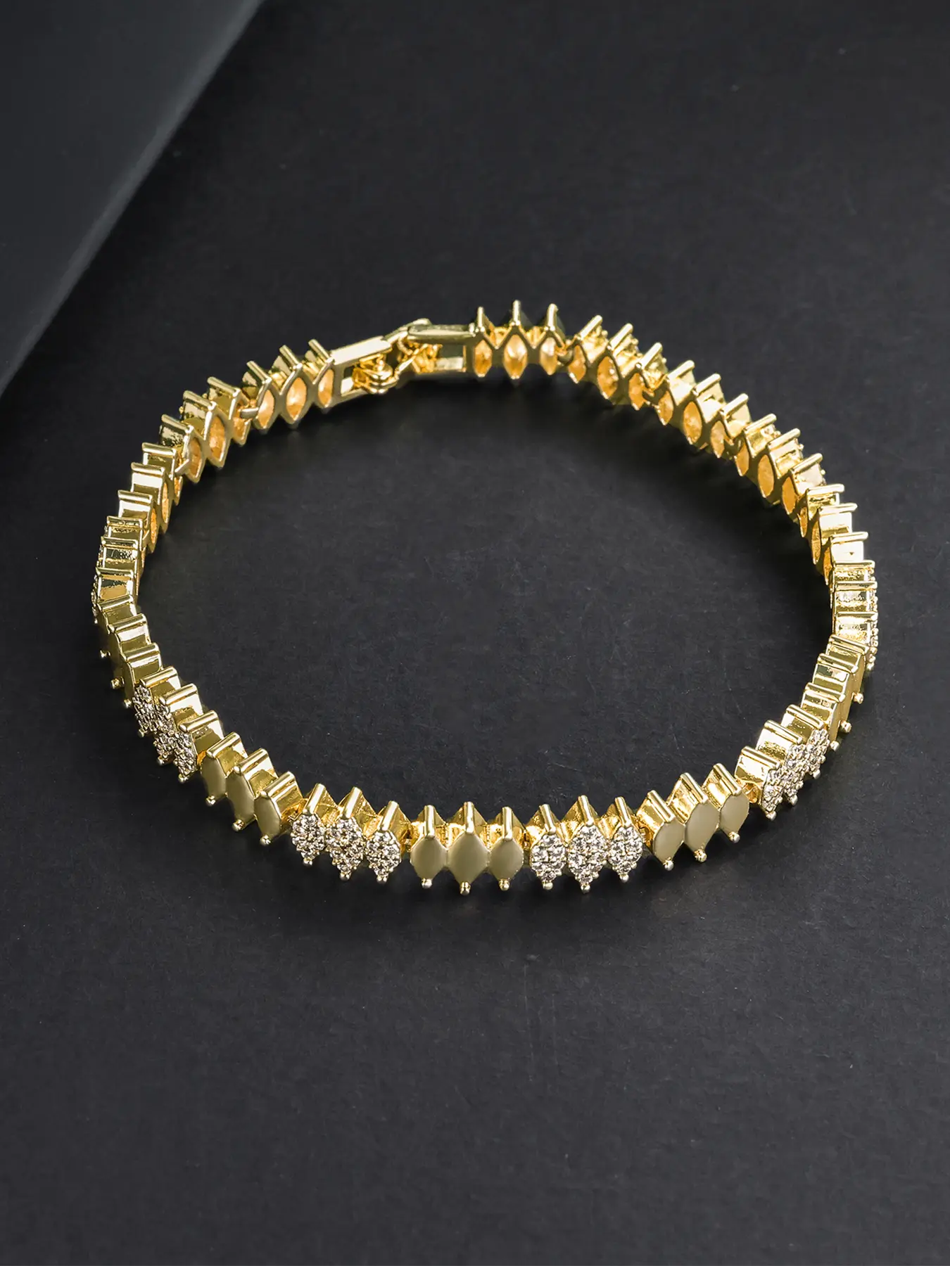 1PC ICED CHICS diamond-shaped snake bone bracelet, Bracelets Jewelry, hip-hop street style, copper inlaid zircon material, suitable for daily wear, stable and colorless, birthday, date, gift, Exquisite Trendy Bracelet