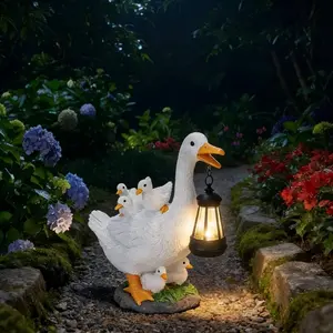 1 PC Solar Goose Statue with Lantern Light, Cute Duck Family Garden Decor, Outdoor Solar Light for Patio Yard Lawn, Solar Garden Lanterns