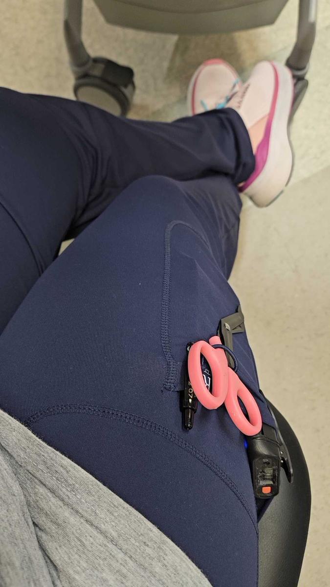 Item: Navy, Large, Regular