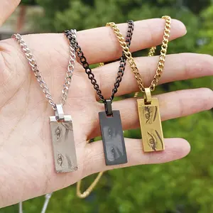 Personalized Eye Photo Couple Necklace Customized Pendant with Carved Eye Picture Stainless Steel Gift for Boyfriend, Suitable for Holiday Parties, Special Occasions, and Commemorative Gifts