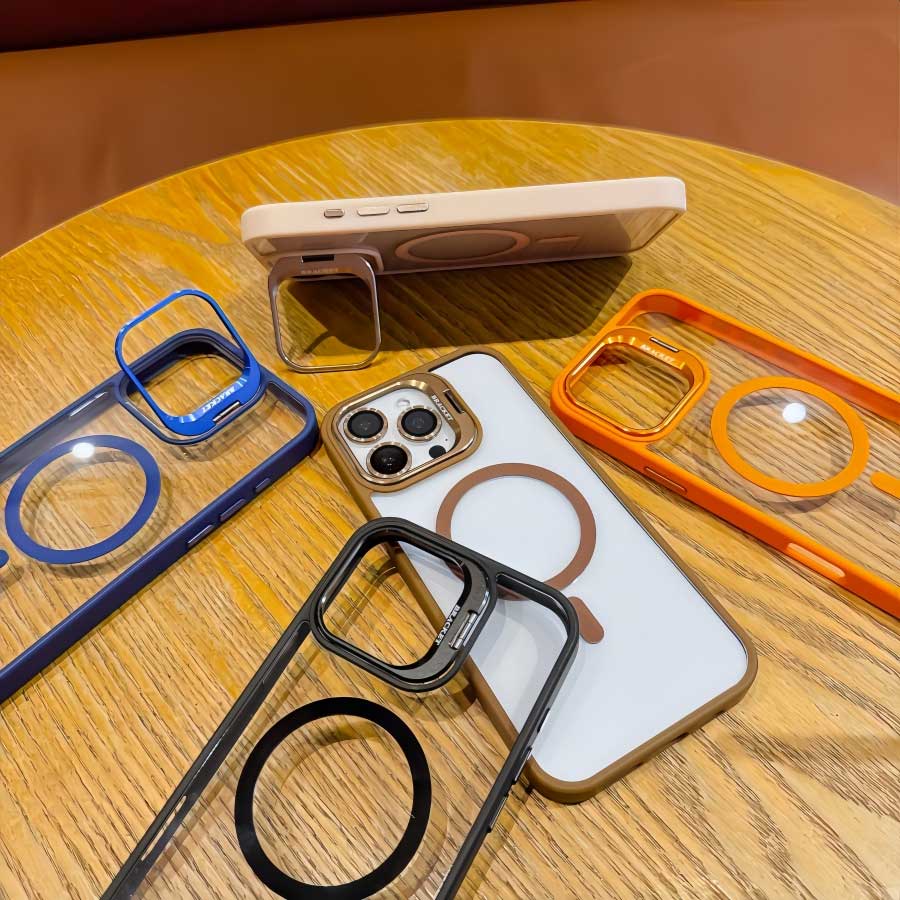 TPU Shockproof Transparent Phone Case with Orange Lens Bracket, Vintage Christmas Bookshelf-Books-Teacup-Candle Print, Fashion Versatile Protective Cover for Multiple iPhones (17 Pro Max,16,16 Plus,15,14,13,12), Ideal Holiday Gift