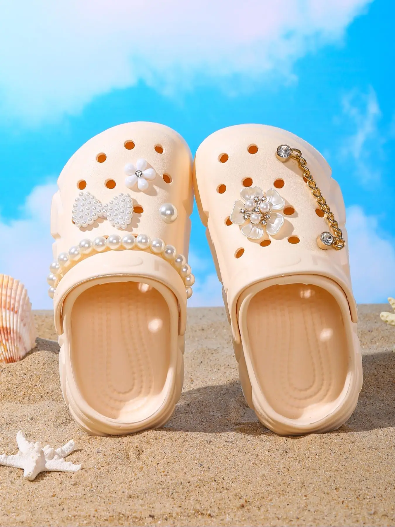 Girl's Fashionable Plain Color Slippers, Casual Comfortable Beach Shoes with Flower Chain & Faux Pearl Decor, All-match Slippers for Indoor & Outdoor