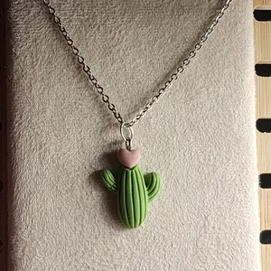 18-Inch Cactus Necklace for Unisex with Intricate Detailing & Metal Coating - Perfect for Any Occasion