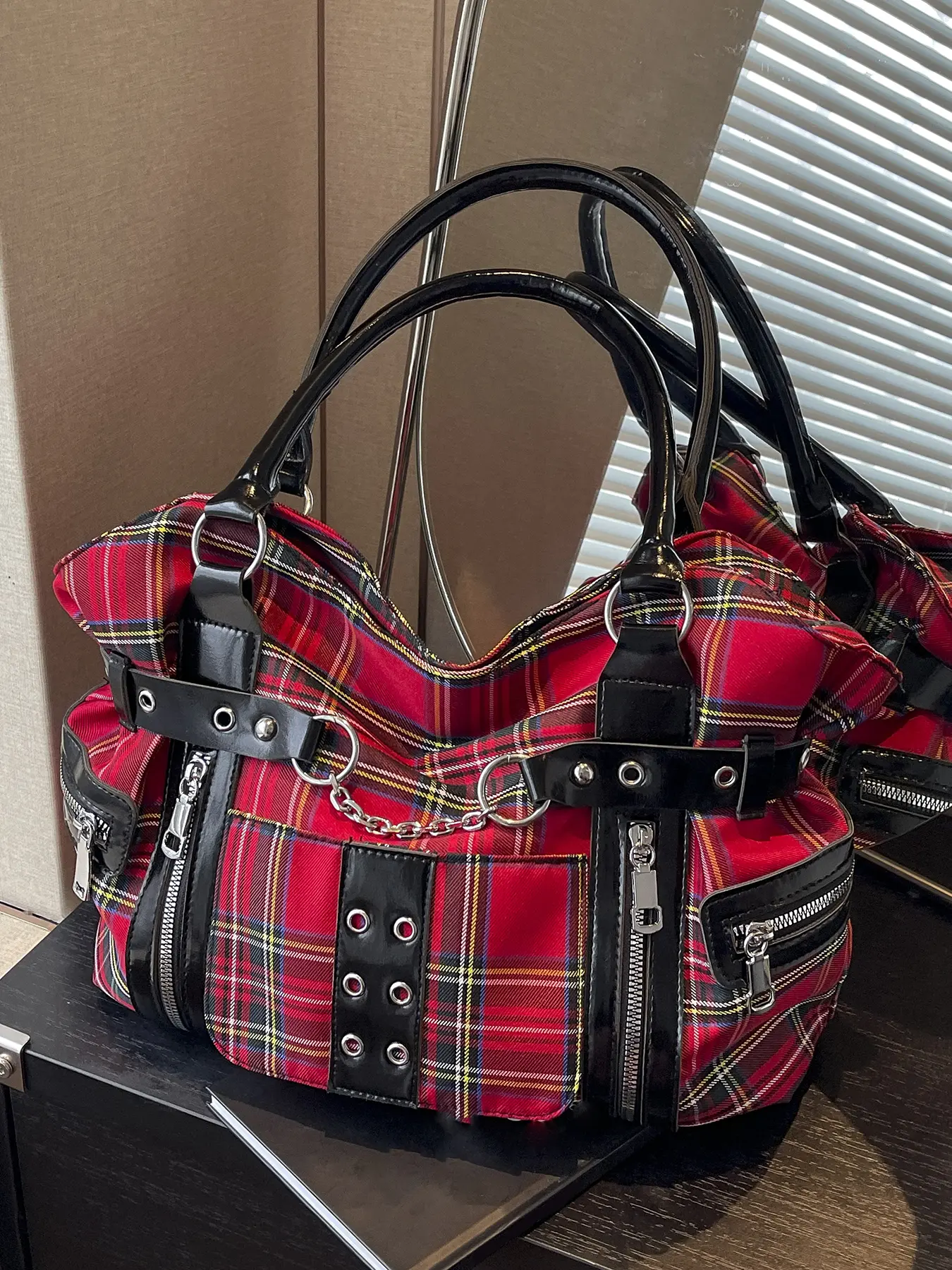 minimalist striped random pattern women's shoulder bag, lightweight underarm bag, classic style casual bag, Casual crossbody, suitable for commuting, shopping