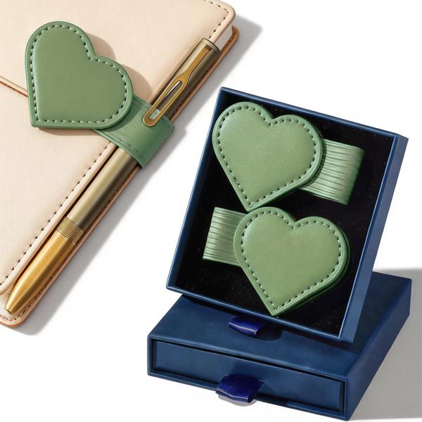Heart-Shaped Magnetic Leather Bookmarks with Pen Holder Gift Box for Book Lovers Readers Cute Leather Bookmarks for Women Girls 2Pcs