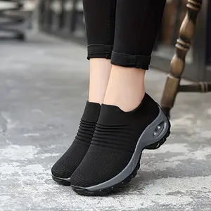 Women's Chic Plush-Lined Platform Snow Boots for Women Buckle Strap Design Comfort Warm Indoor Outdoor Shoes