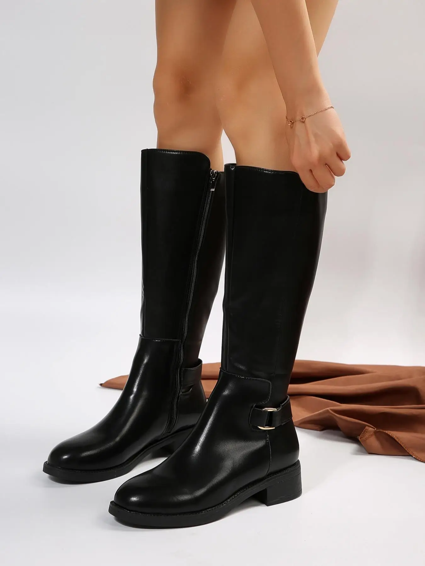 Women's Solid Color Round Toe Boots, Fashionable Low Heel Boots For Fall & Winter, Minimalist Mid-Calf Boots