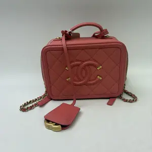 Pre-owned Calfskin Crossbody Bags Chanel Vanity Box Coral Pink Small