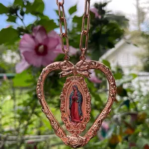 Virgen de Guadalupe heart car rearview mirror accessory