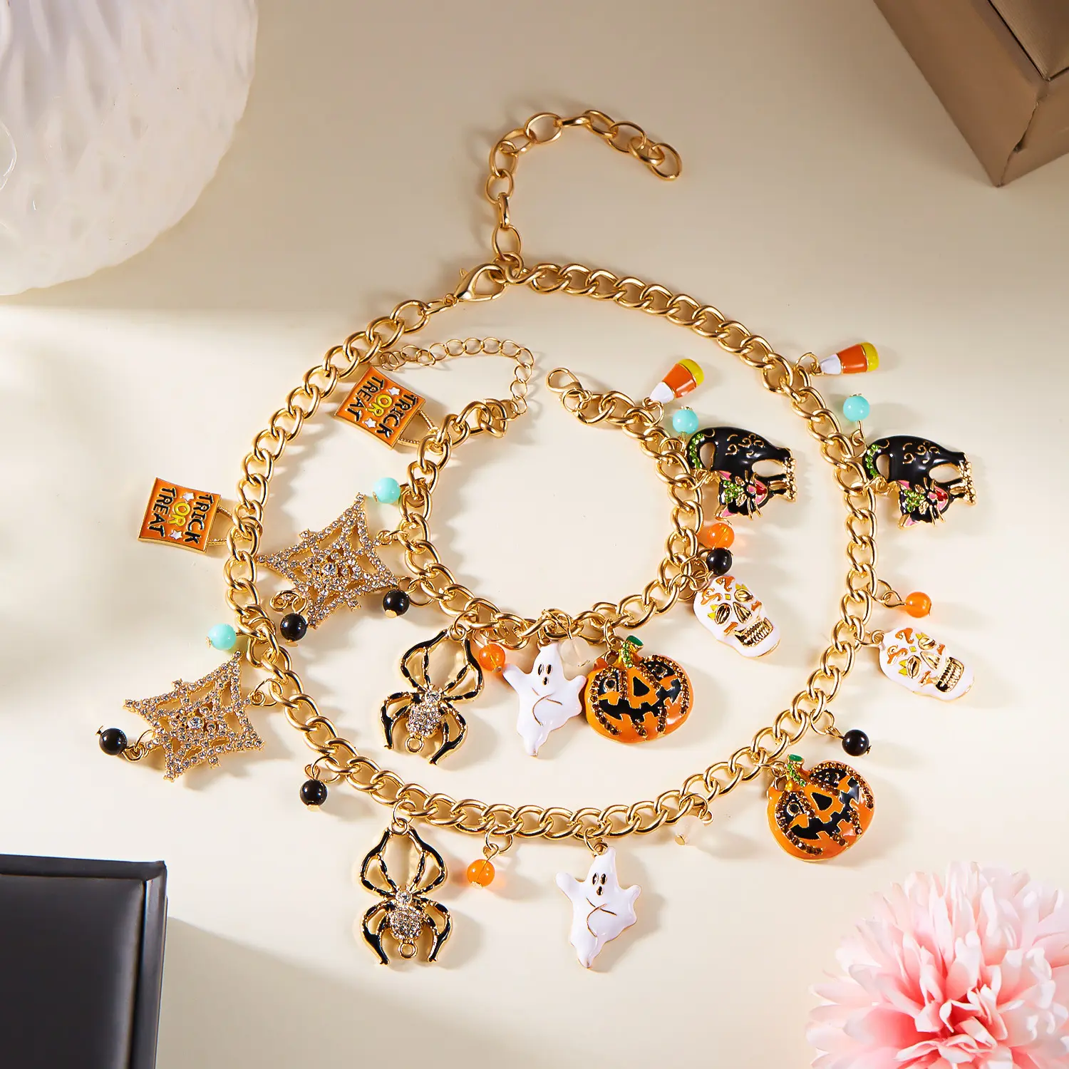 QUEENDO Halloween Themed Enamel Charm Bracelet - Multi-Charm Link Design with Pumpkin, Ghost, Spider, Skull Pendants, Adjustable Extension Chain, Festive Statement Jewelry Gift for Daily & Party Wear