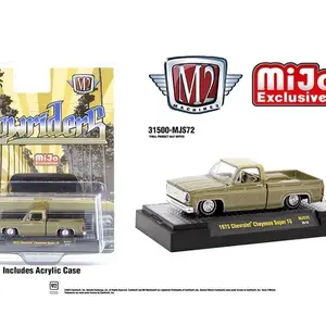 M2 Machines 1:64 1973 Chevrolet Cheyenne Super 10 Pickup Truck Lowriders Limited Edition – Gold – Mijo Exclusives