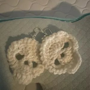 Skull Earrings - White Crocheted Design Accessories