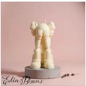 Edén Bisous KAWS Scented Candle Unique Design