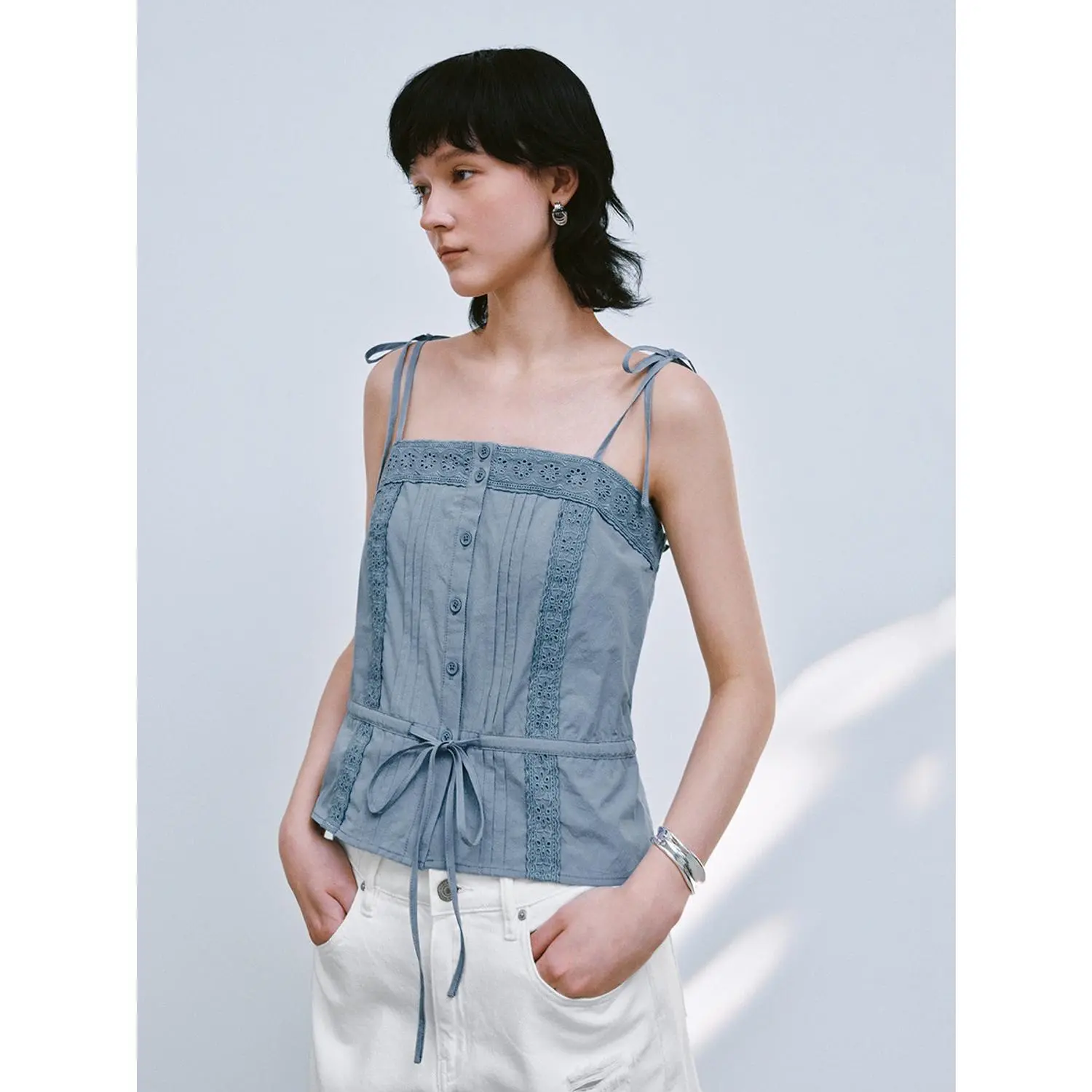 URBAN REVIVO 2026 Women's Fitted Lace Cami Top - Spaghetti Straps, Rope Tie-Up, Thin Cotton Fabric, Casual Sleeveless Tank Top (Available in XL)