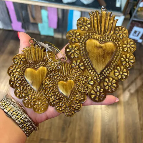 Floral Tin Sacred Hearts