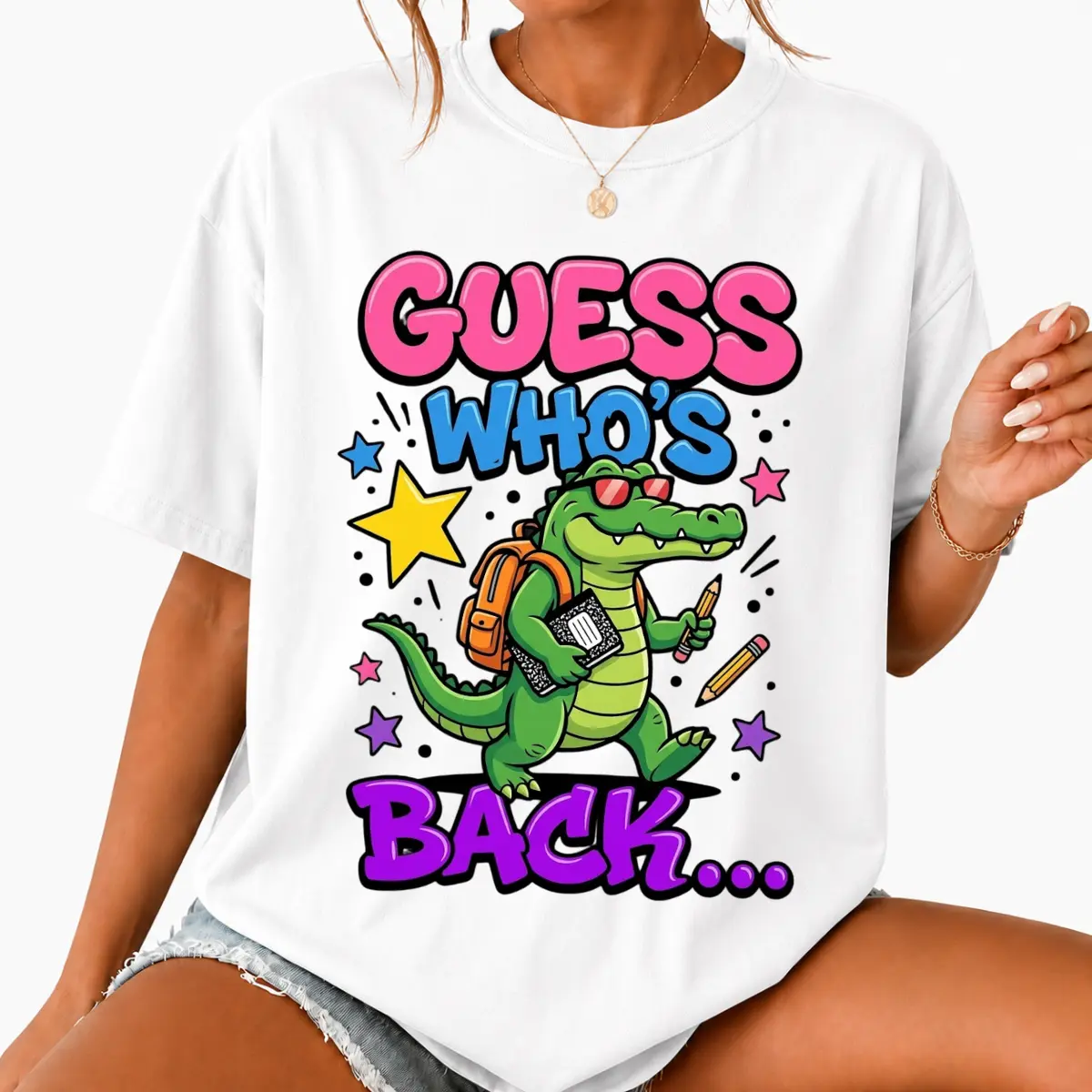 Guess Who's Back Alligator Back To School Graphic T-Shirt, Funny Crocodile Student Graphic Tee, Cute Backpack School Supplies Front Graphic Print Tee, First Day Of School Outfit, Gift For Kids Students Teachers