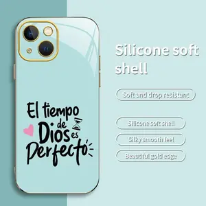 “God’s Time Is Perfect” Spanish Christian case with gold edge, soft silicone cover for iPhone 15 — 975