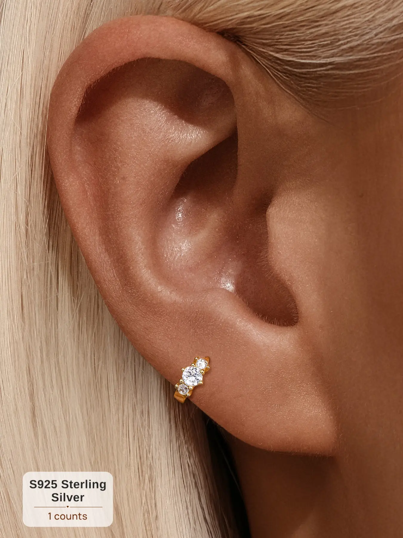 (Single Piece) Gold-Tone S925 Sterling Silver Ear Cuff, High Quality Earrings Jewelry, Featuring a Single Row of Three Inlaid Diamonds. Ideal for Daily Wear, as well as Special Occasions such as Weddings, Parties, Engagements