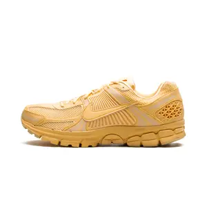 Zoom Vomero 5 "Celestial Gold" HF5493 200