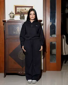 Classic Co-ord Set - Relaxed Fit Quarter-Zip Sweatshirt & Wide-Leg Pleated Trousers in Cotton/Polyester Blend for Casual Outings