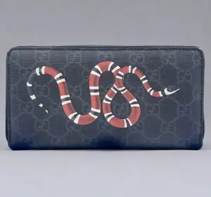 Pre-owned GUCCI As Seen On Screen As Seen On Screen M347 GG Supreme Kingsnake Zip Around Long Wallet $1099