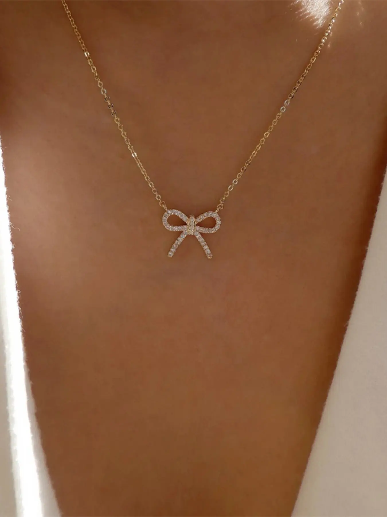 Elegant Bow Bling Pendant Necklace for Women, Chain Necklaces, Simple Fashion Alloy Chain Jewelry, Sparkling Rhinestone Sweater Chain Accessory, Exquisite Jewelry Gift