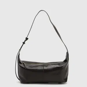 URBAN REVIVO 2026 Spring New Women's Minimalist Commute Crossbody-Shoulder Bag - Messenger Bag Women, Chain Strap, Synthetic Shell, Model UAWB50308, for Commute Use