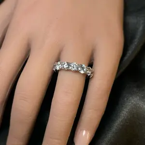 Anillo eterno con CZ 7 - 925