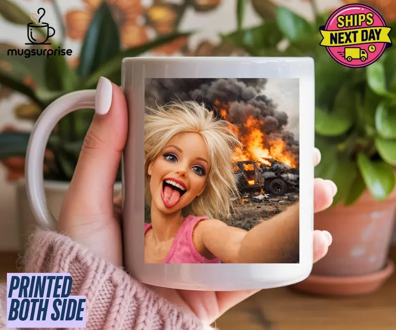 Disaster Blonde Doll Selfie Meme Mug, Viral Internet Mug ,Cringy Mug, Funny Doll Face Mug, Vintage 90s Weird Doll Face, Doll Mug, Mean Doll