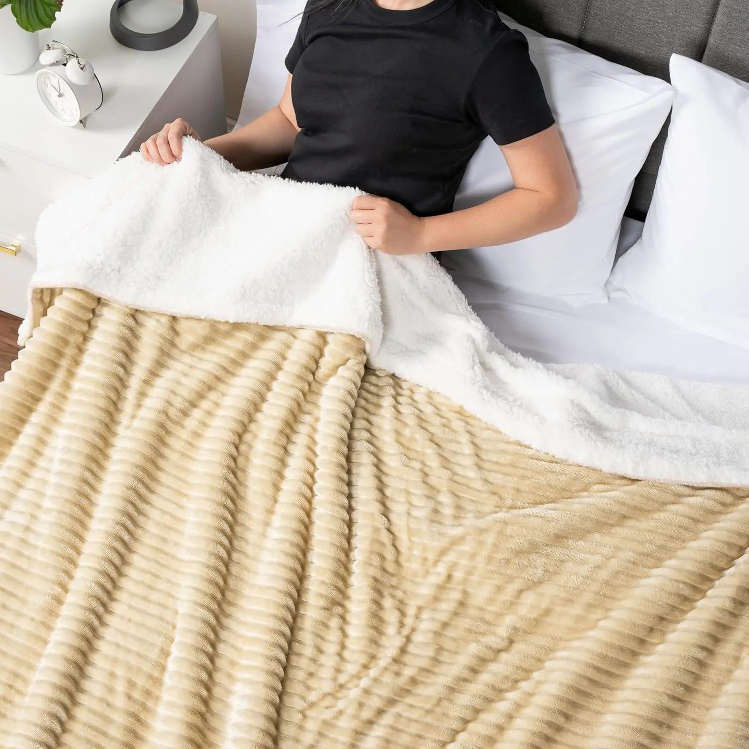 【backtoschool】ROSEKIND Striped Sherpa Blanket-Super Soft Cozy Plush Fleece Flannel, Modern Weighted Blanket for Bedding & Linens