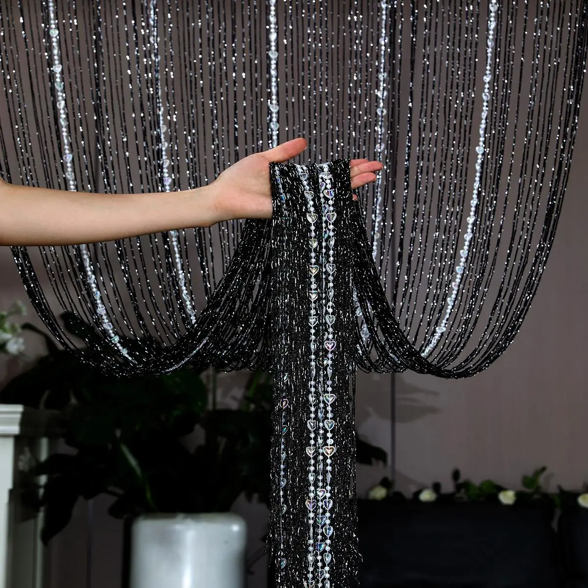 Glitter Heart Decor Door Curtain, 1 Count Romantic Shiny Curtain, Door Curtain for Home Living Room Bedroom Decor, Home Decor Supplies, Home Decoration Curtain, Interior Decoration Accessories, Home Decorative Curtain, Curtain for Doorway