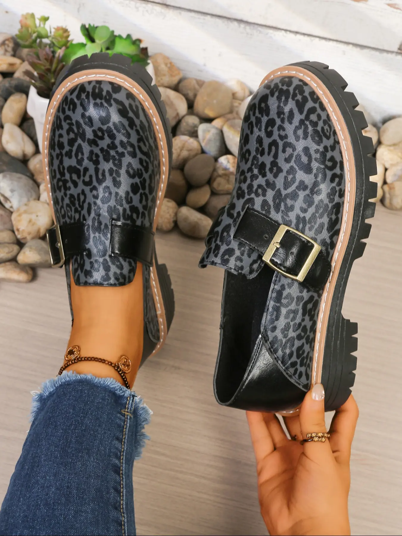 Women's Fashion Leopard Print Loafers, Buckle Design, Thick Sole Anti-Slip Comfort, Vintage Stylish, Perfect for Daily Pants
