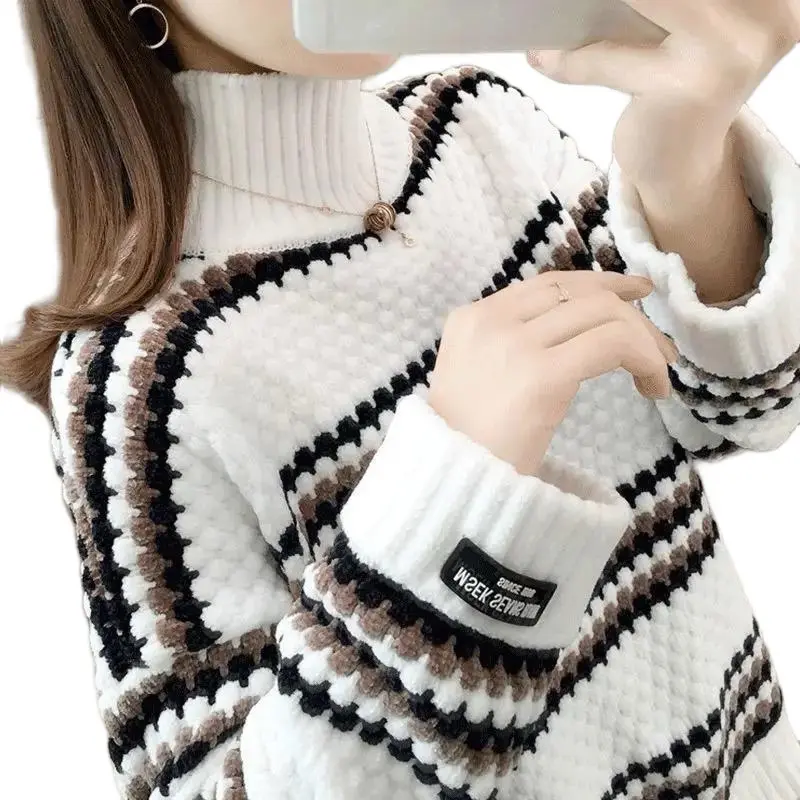 Women's Oversized Solid Turtleneck Knit Pullover Top - Longsleeves, Casual, Comfortable, Loose-Fitting, High Neck, Pull-On, Layering Essential, All Seasons