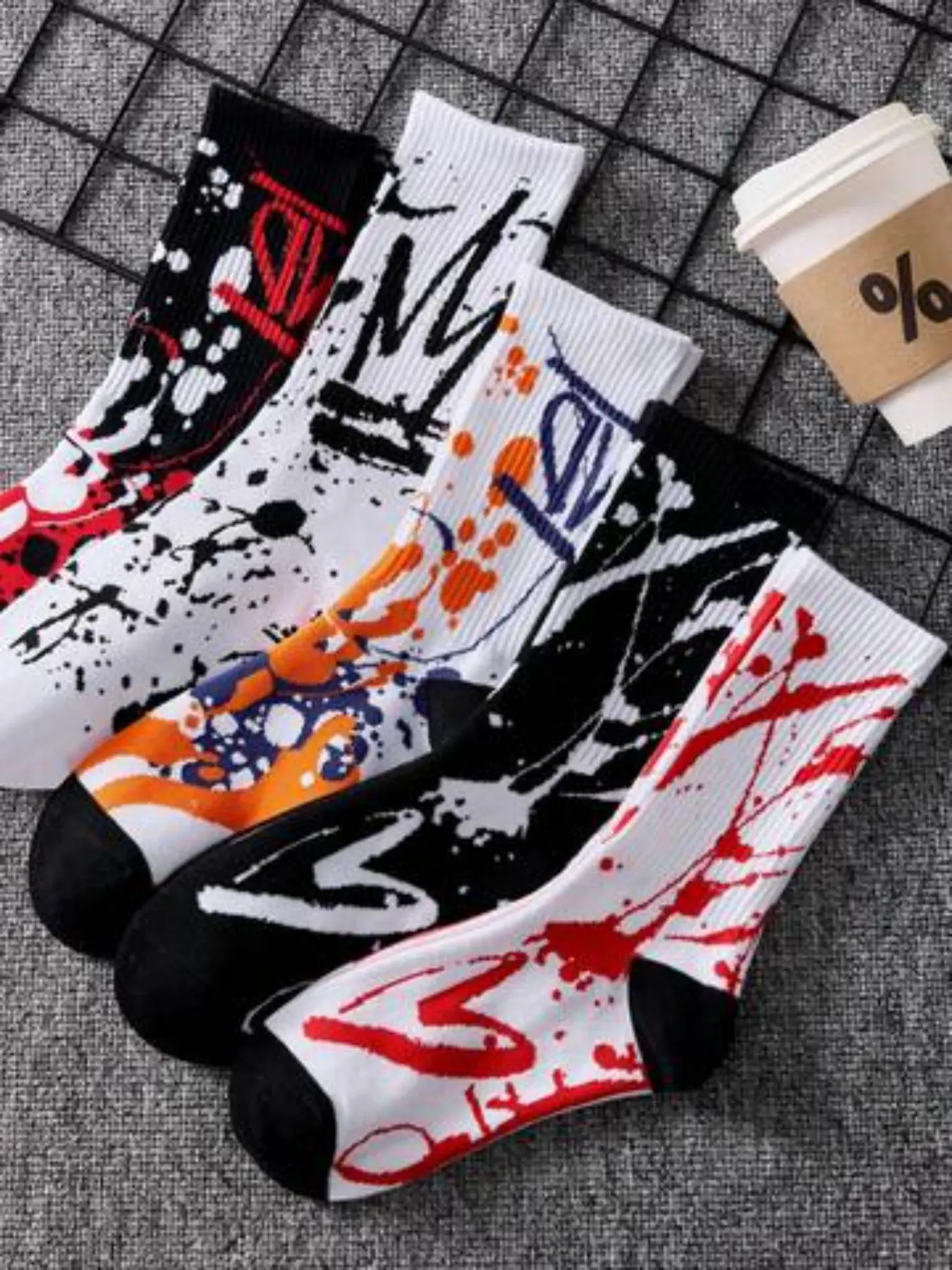 5 Pairs Men's Socks, Teenage Colorful Street Style Graffiti Crew Socks, Comfortable Soft Sports Long Socks, Random Colors, Spring Fall, Streetwear, Print Crew Socks