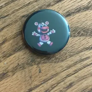 Five Night's At Freddy's Helpy Button-Pin 1 pc